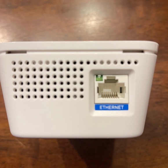 RE7000 Linksys WiFi Extender - Picture 3 of 3